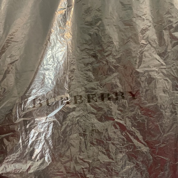 NWT black Burberry trench in subtle and sophisticated TB print - Picture 14 of 15